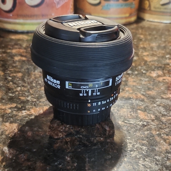 Nikon AF NIKKOR 50mm f/1.4G Lens With Case - Picture 1 of 6